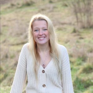 Meet your Posher, Alexis